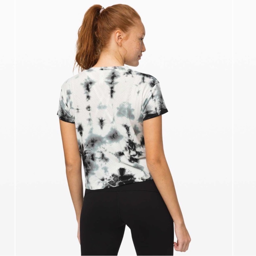 Lululemon train to be short sleeve top